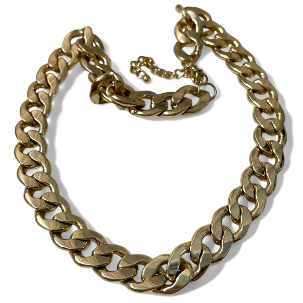 🎉HP! ❤️ Vintage Flat Cuban Chain Gold Tone Necklace